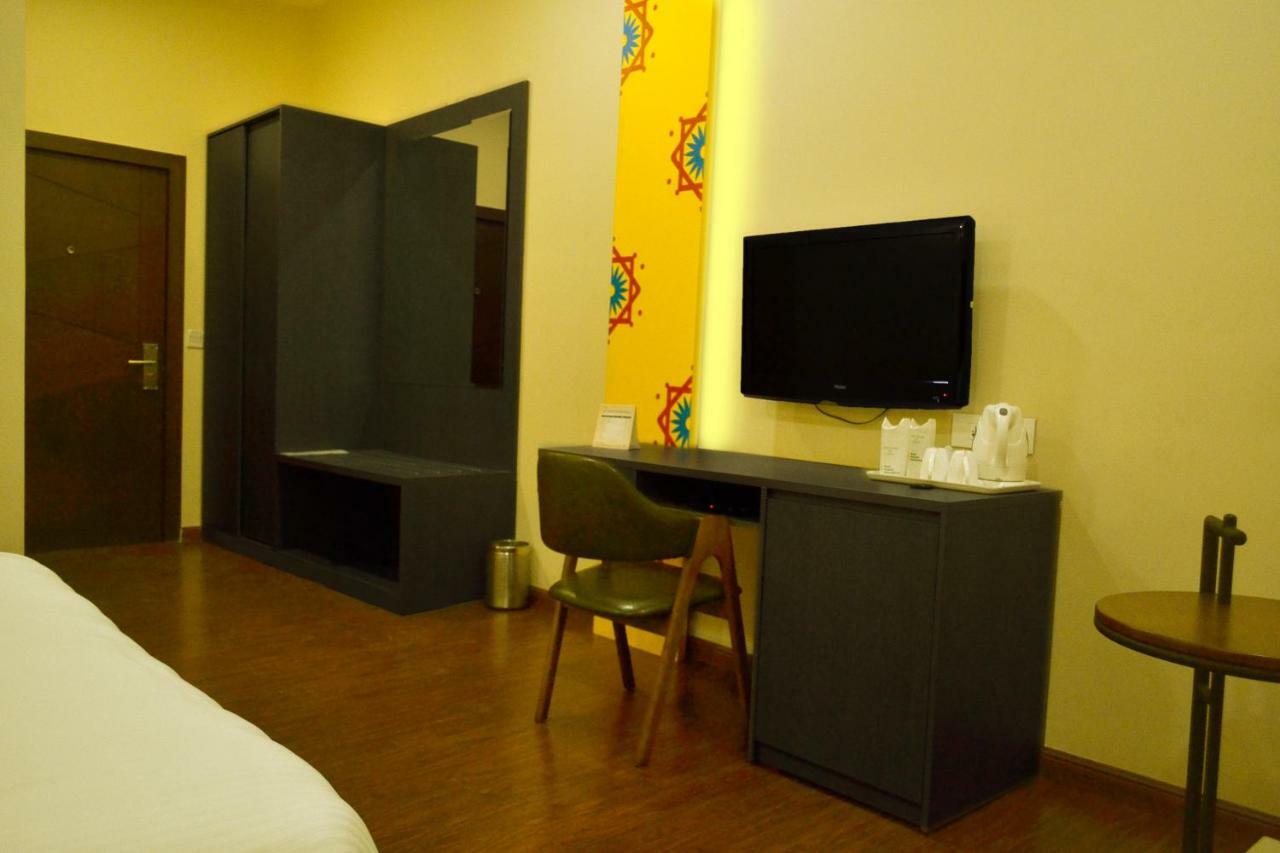 Hotel Asansol International Екстериор снимка
