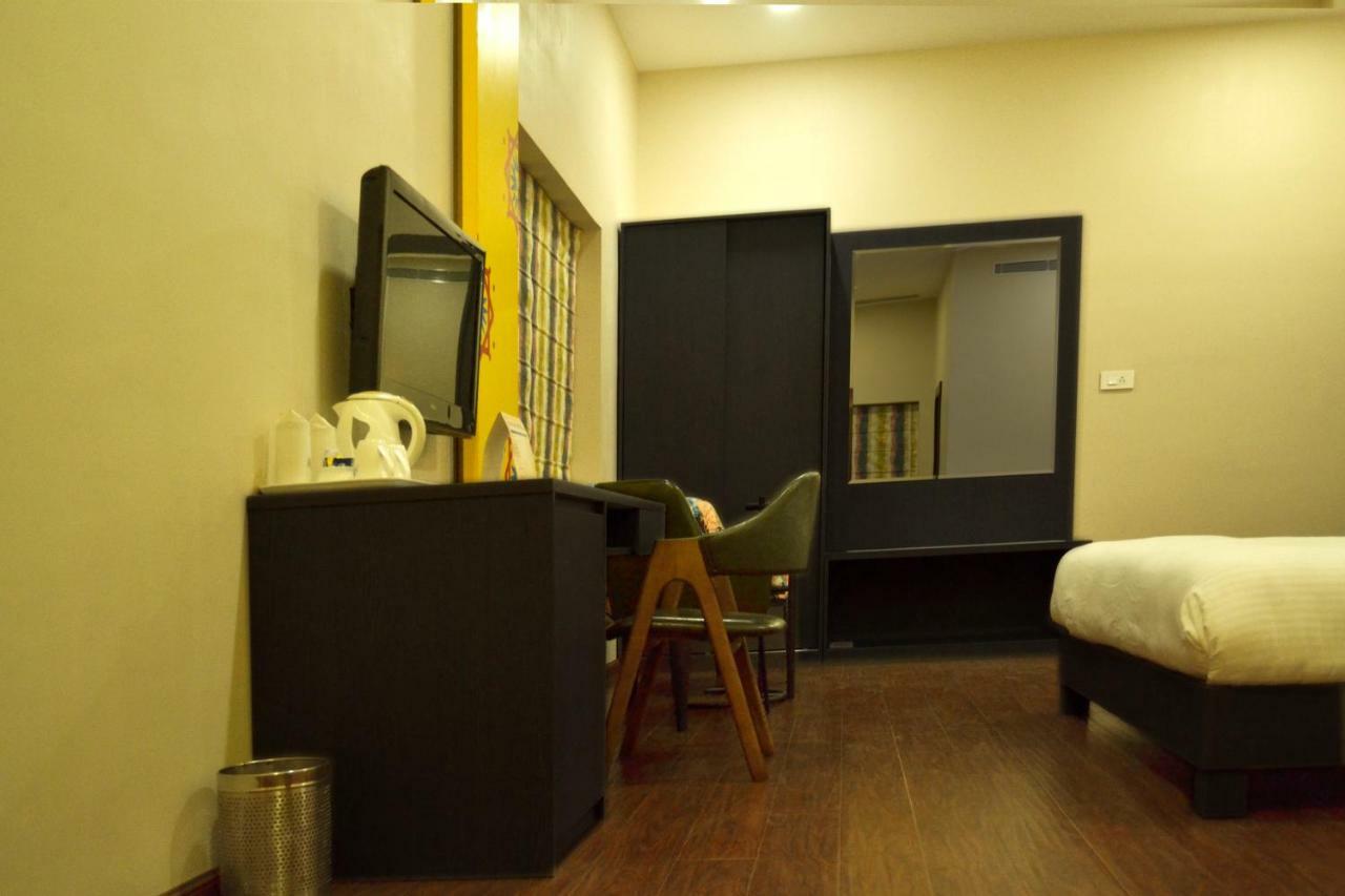 Hotel Asansol International Екстериор снимка